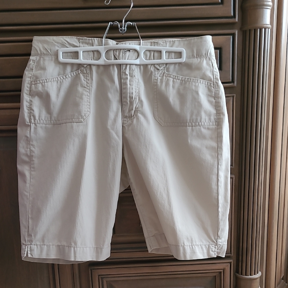 Gloria Vanderbilt Tan Bermuda Shorts Classic Cotton